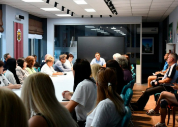 Попри затяжні повітряні тривоги школярі в Ніжині навчатимуться очно Попри затяжні повітряні тривоги школярі в Ніжині навчатимуться очно