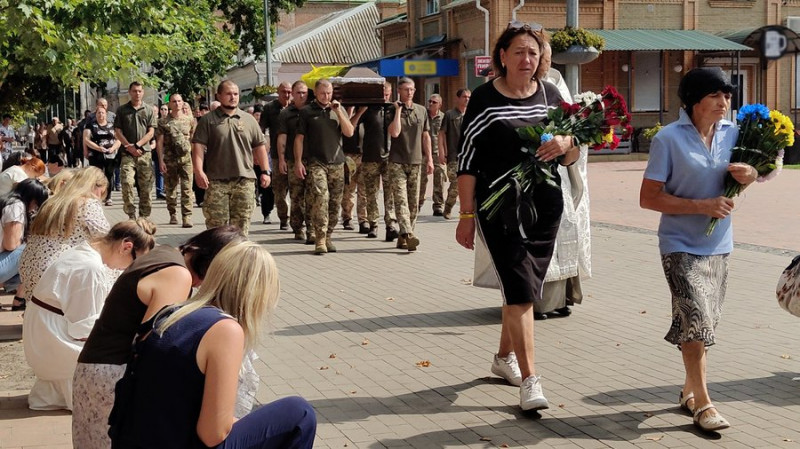 На Чернігівщині попрощалися з трьома захисниками – Олександром Іщенком, Юрієм Пінчуком та Михайлом Помазом