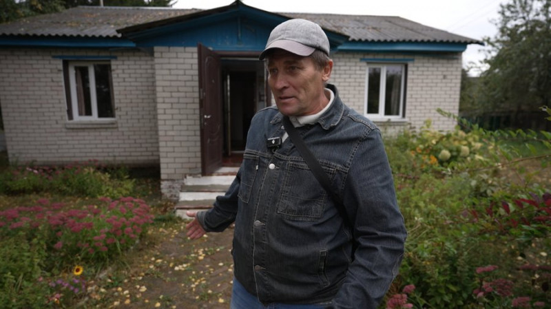 "Тільки вийду надвір, так і летить": як живуть люди у селі на Чернігівщині, яке за 8 км від кордону з РФ