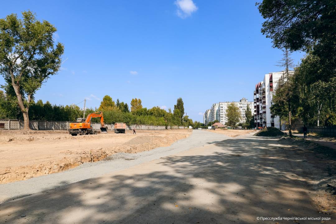 Як триває реконструкція вулиці Курсанта Єськова: фоторепортаж