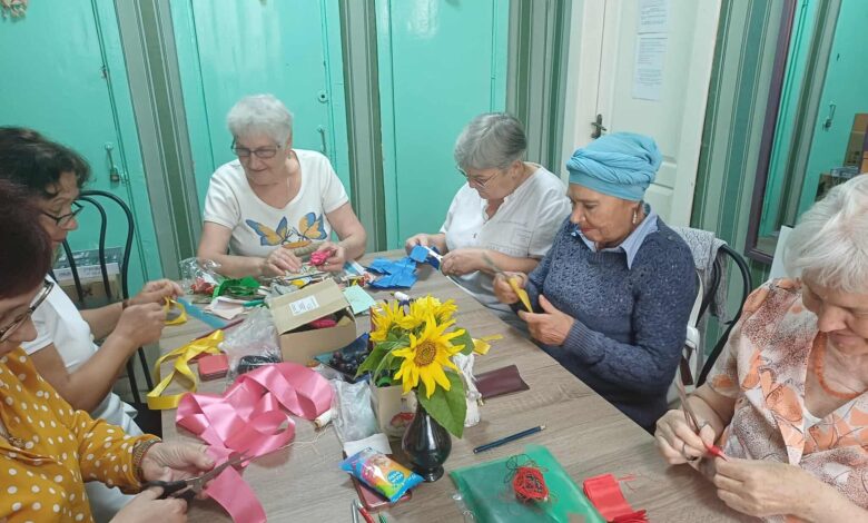 «Квітка в долонях»: у Чернігові влаштовують цікаві заходи для пенсіонерів (Фото)