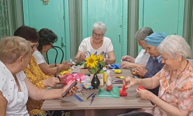 «Квітка в долонях»: у Чернігові влаштовують цікаві заходи для пенсіонерів (Фото)
