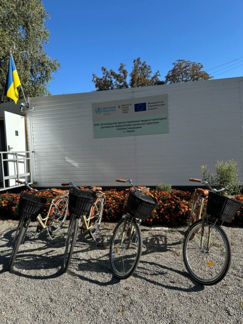 Мобільніші та швидші в допомозі: медики Кіптівської громади отримали велосипеди