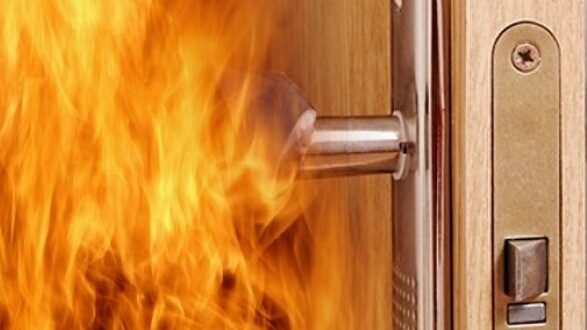 На Чернігівщині підпалили квартиру у багатоповерхівці