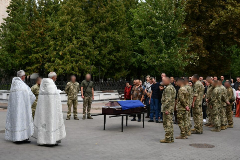 На Чернігівщині попрощалися із загиблим воїном