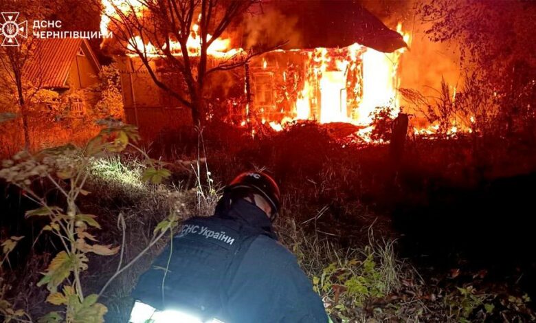 На Чернігівщині внаслідок ворожих обстрілів виникло сім пожеж (Фото)