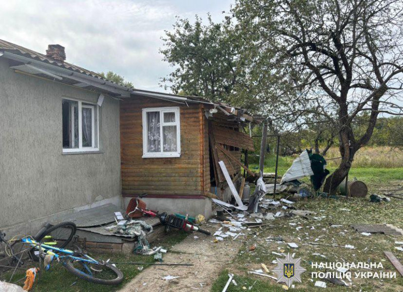 Поліція документує наслідки атаки на Чернігівщині (Фото)