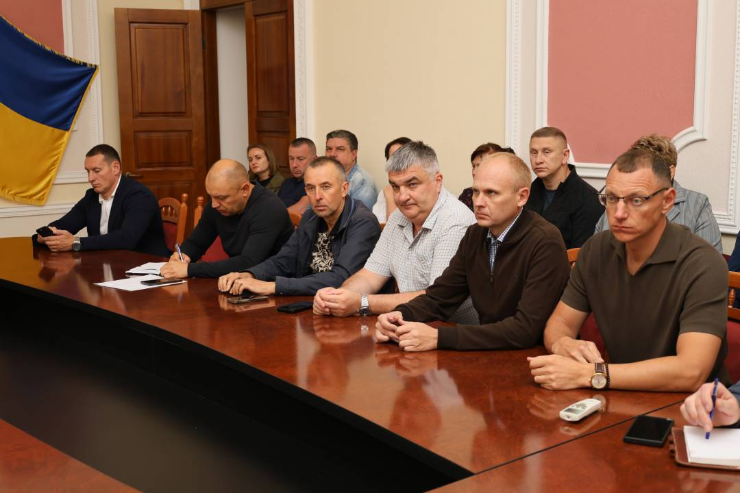 Щотижнева нарада у Чернігові: обговорили завершення ремонтних робіт перед опалювальним сезоном