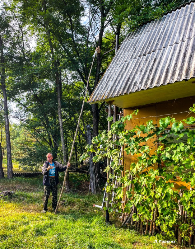 У селі на Чернігівщині живе подружжя, яке наполовину відмовилося від благ цивілізації (Фото)
