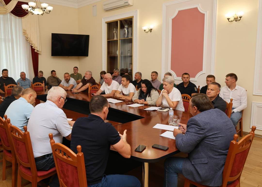 Загальноміська нарада: акцент на підготовці Чернігова до опалювального сезону 2025/2026 років