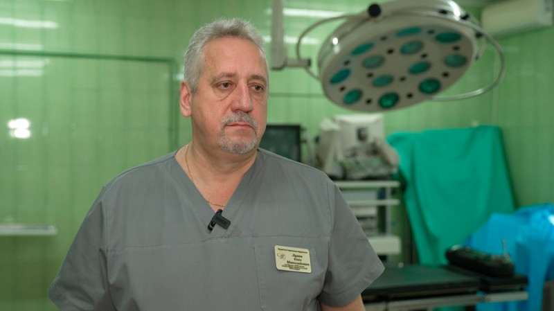 31-річного чоловіка, пораненого внаслідок російської атаки на Чернігів 27 жовтня, прооперували у Києві