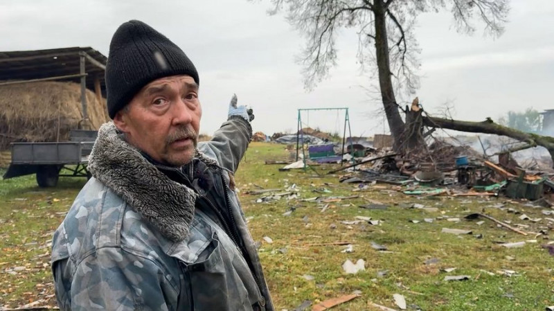 Згоріли свині та кури, корів і собаку врятували: наслідки атаки РФ по селу Попівка, що на прикордонні Чернігівщини