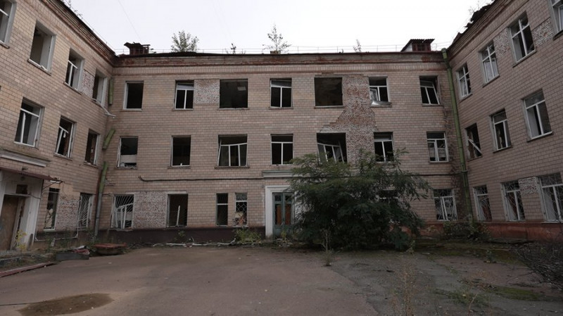 Чому досі не розпочали будівництво реабілітаційного центру на базі розбомбленого кардіодиспансеру у Чернігові
