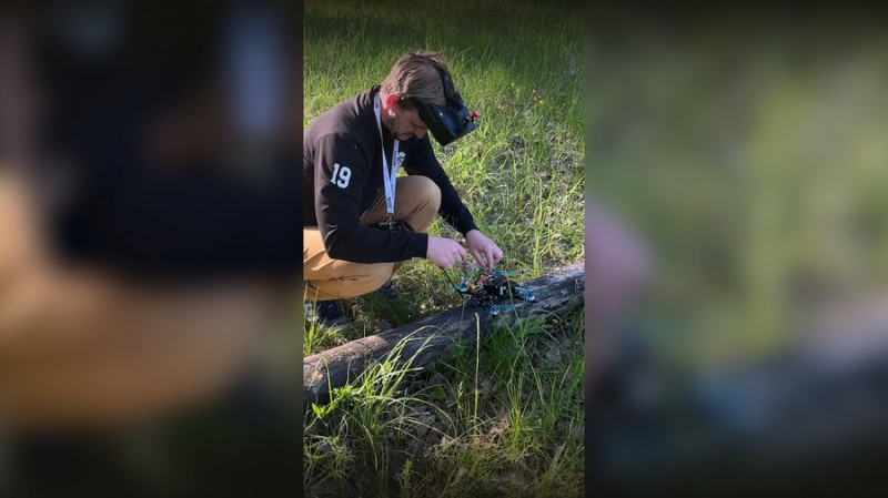 Зробив пропозицію, а за 9 днів загинув: у Чернігові попрощалися з військовослужбовцем Олександром Урванцевим