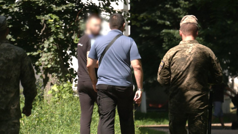 Справа розкрадання харчів у навчальному центрі "Десна" на Чернігівщині: у суді розглянули відео- та аудіодокази