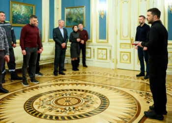 Президент Зеленський відзначив державними нагородами сімох енергетиків з Чернігівщини, двох з них — посмертно