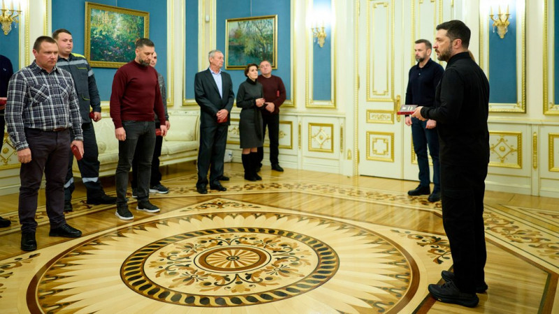 Президент Зеленський відзначив державними нагородами сімох енергетиків з Чернігівщини, двох з них — посмертно