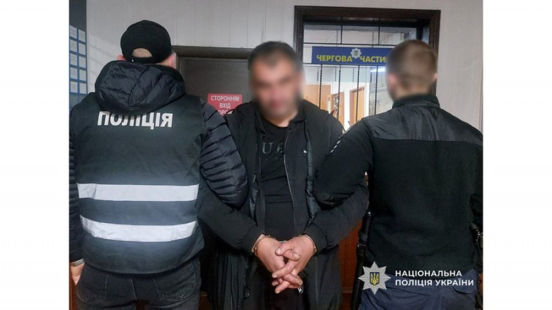Вилучили психотропи на понад пів млн грн: на Чернігівщині затримали підозрюваних у продажі наркотиків через інтернет