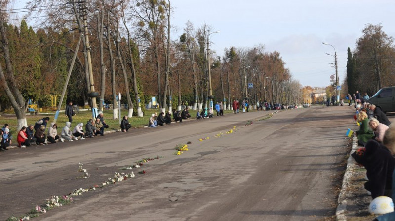 На Чернігівщині попрощались із загиблими захисниками Анатолієм Степаненком, Сергієм Костюченком та Русланом Гуцулом