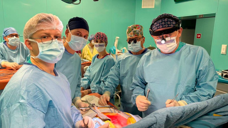 31-річного чоловіка, пораненого внаслідок російської атаки на Чернігів 27 жовтня, прооперували у Києві