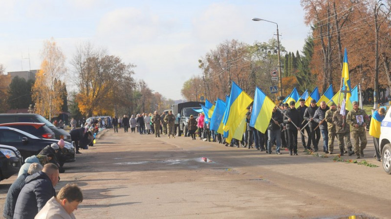 На Чернігівщині попрощались із загиблими захисниками Анатолієм Степаненком, Сергієм Костюченком та Русланом Гуцулом