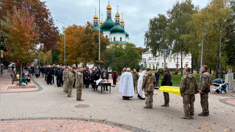На Чернігівщині попрощалися з бійцями — Володимиром Глазовим, Миколою Томилком, Олегом Кекухом та Антоном Малишевим