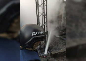 Російські війська атакують Сновщину на Чернігівщині: зафіксували декілька влучань по об'єктах критичної інфраструктури Російські війська атакують Сновщину на Чернігівщині: зафіксували декілька влучань по об’єктах критичної інфраструктури