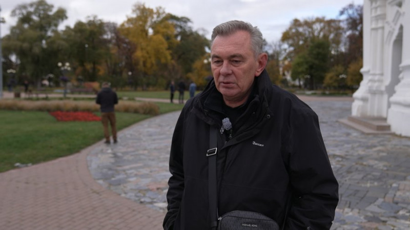 "Був прикладом для всіх": у Чернігові попрощалися з енергетиком Анатолієм Савченком, який загинув унаслідок атаки РФ
