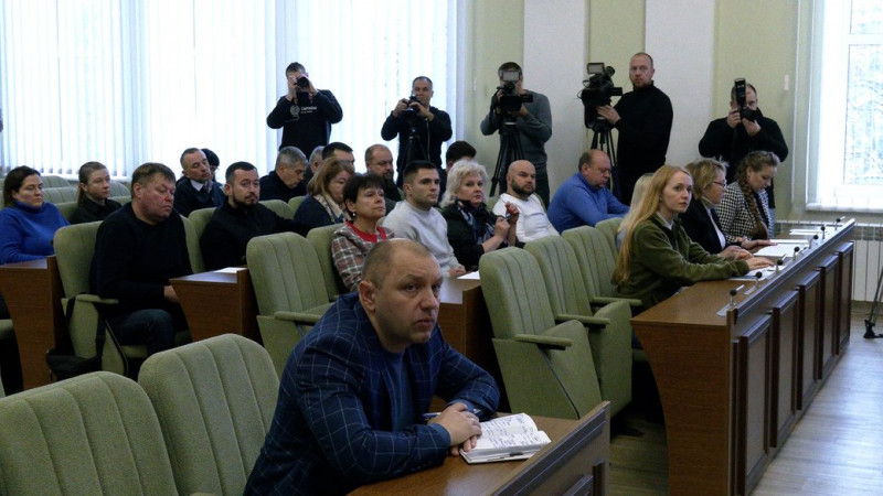 Позачергова сесія Чернігівської міськради: які питання розглядатимуть й депутати яких фракцій планують бути на засіданні