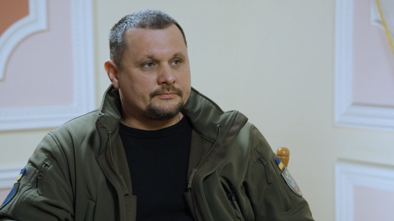 Очільник ГУР Буданов відзначив начальника Чернігівської МВА Брижинського нагородною зброєю