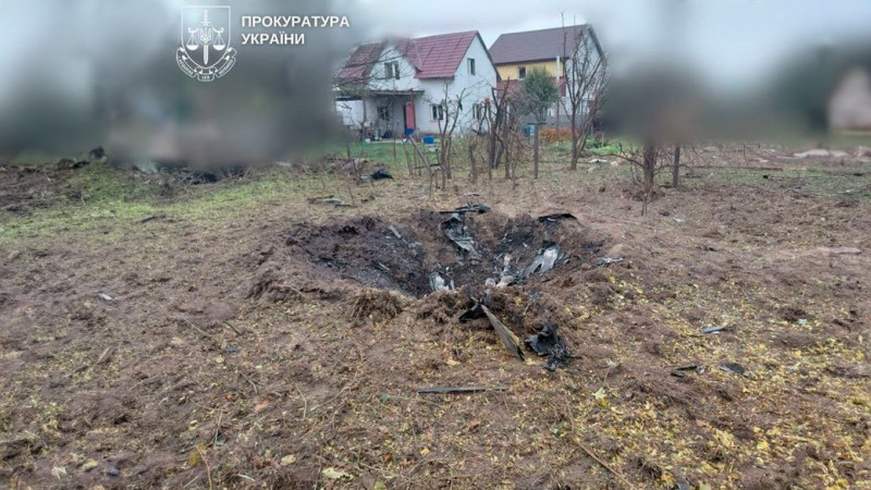 У Чернігові після ранкового обстрілу пошкоджені приватні будинки