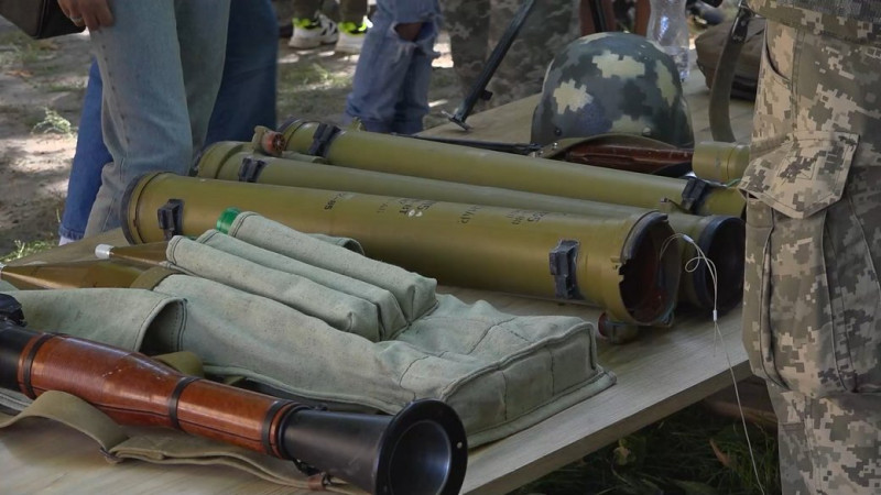 "Ходить до садочка та працює над вимовою": що відомо про хлопчика, який зазнав травм під час вибуху на Валу у Чернігові