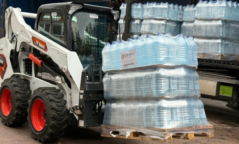Чернігів отримав 20 тонн питної води на випадок погіршення ситуації
