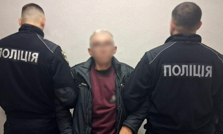 Чернігівські поліцейські затримали підозрюваного у збуті психотропних речовин
