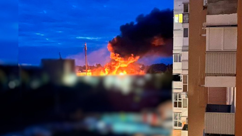 Є влучання у магазин, "Нову пошту" та будинки: війська РФ атакували Ніжин безпілотниками
