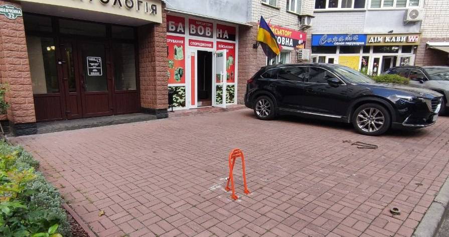 Демонтують ще 51 незаконну тимчасову споруду та два металеві гаражі