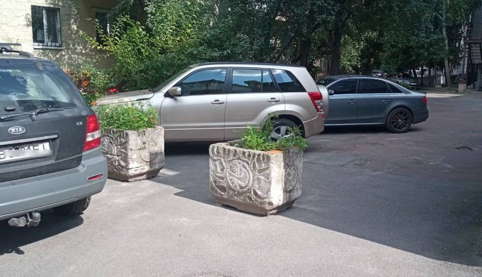 Демонтують ще 51 незаконну тимчасову споруду та два металеві гаражі