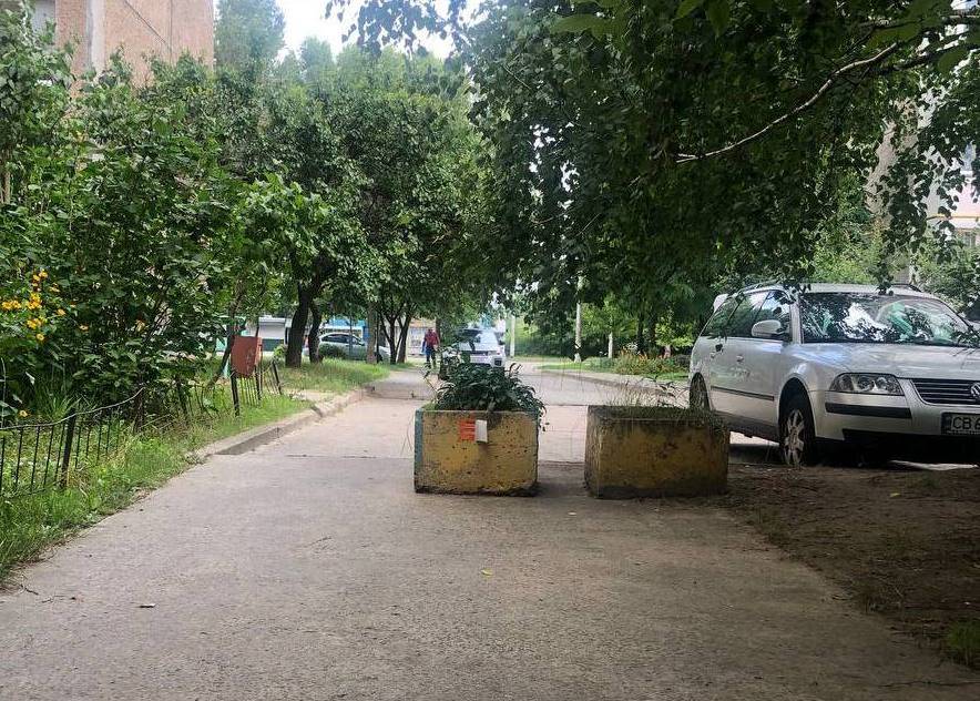 Демонтують ще 51 незаконну тимчасову споруду та два металеві гаражі