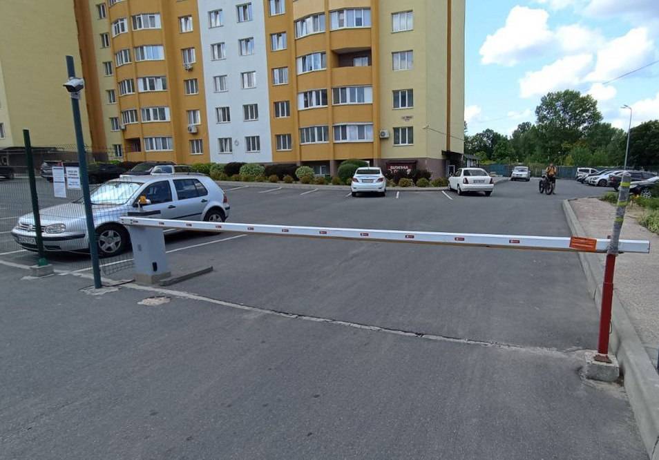Демонтують ще 51 незаконну тимчасову споруду та два металеві гаражі