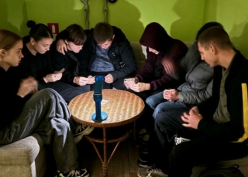Дозвілля без світла: молодь у громаді на Чернігівщині вигадує способи розважитися без гаджетів Дозвілля без світла: молодь у громаді на Чернігівщині вигадує способи розважитися без гаджетів