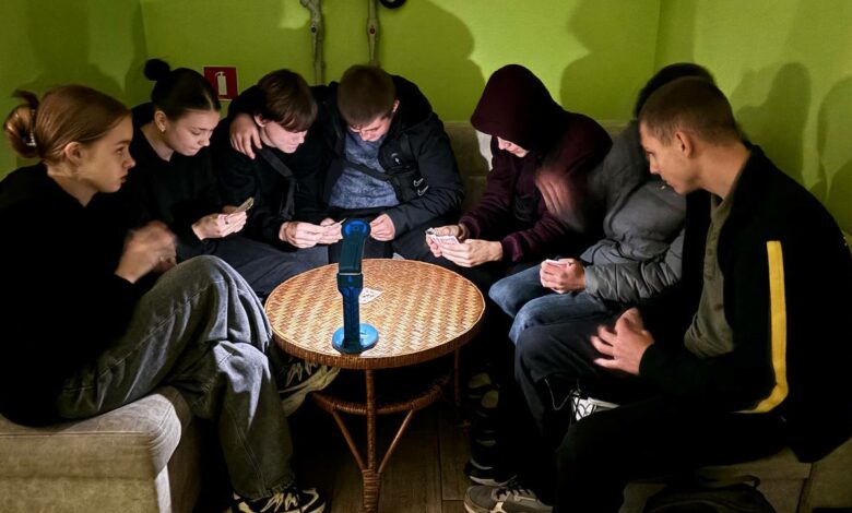 Дозвілля без світла: молодь у громаді на Чернігівщині вигадує способи розважитися без гаджетів