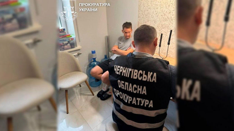 Підозру за організацію схеми фіктивного бронювання футболістів оголосили гендиректору ФК "Чернігів"