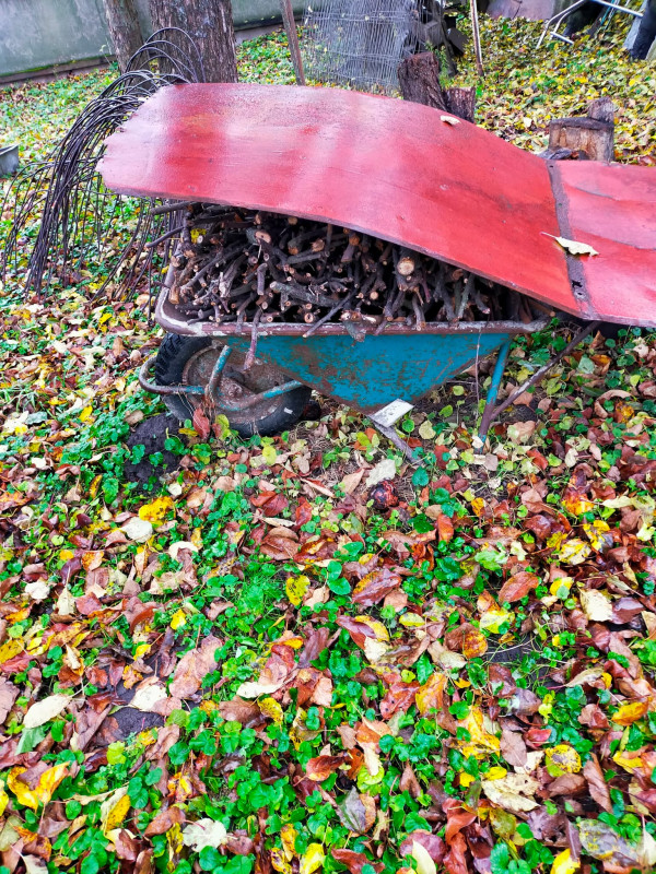 Грубка – як знахідка, а також інвертор та інші пристрої: енергетична незалежність родини пенсіонерів із Чернігівщини (Фото)