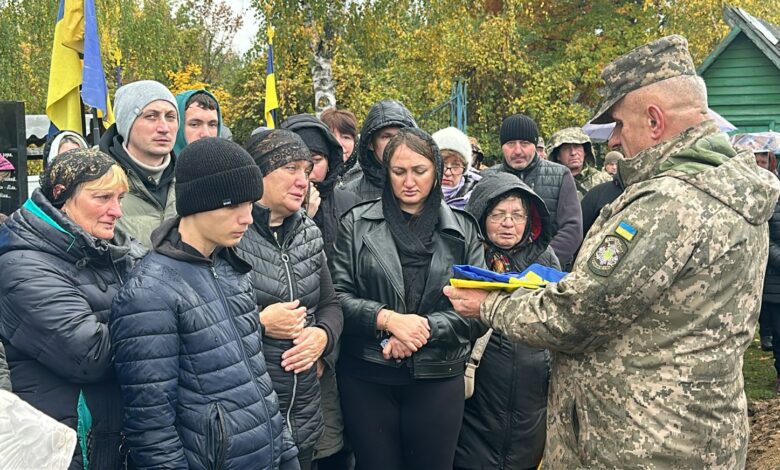 Менська громада прощається із Захисником Миколою Корнієнком