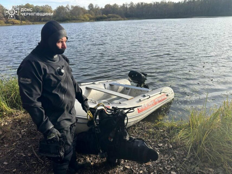 На Чернігівщині з Десни дістали уламки ворожого безпілотника
