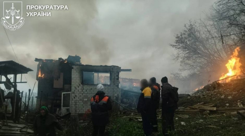 Пошкоджено лікарню, будинки й автівки: наслідки комбінованої атаки на Чернігівщину (Фото)