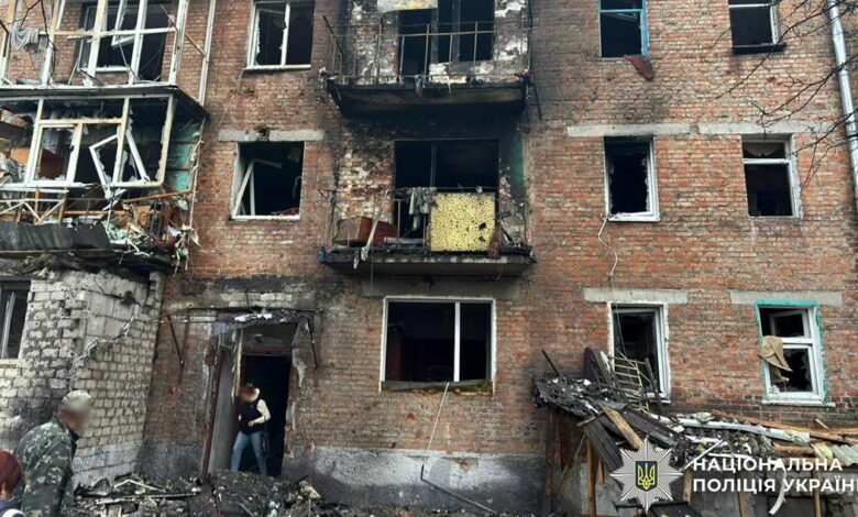 Повністю вигоріли п’ять квартир: наслідки дронової атаки на цивільну інфраструктуру Ніжина