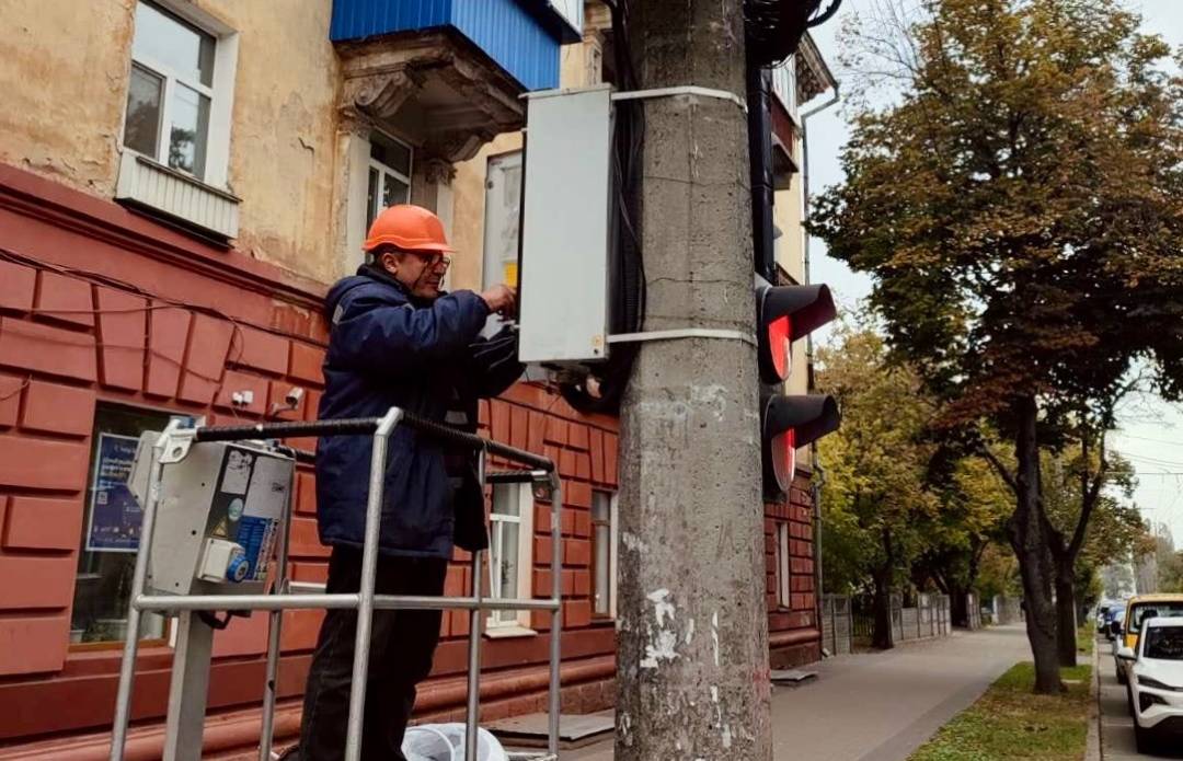 Резервне живлення забезпечує безперебійну роботу ключових світлофорів Чернігова під час відключень електроенергії