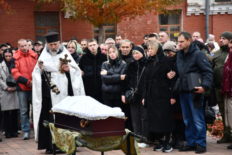 У громаді на Чернігівщині попрощалися з воїном, який загинув на війні