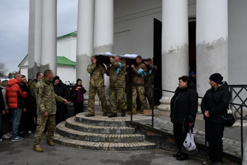 У громаді на Чернігівщині попрощалися з воїном, який загинув на війні